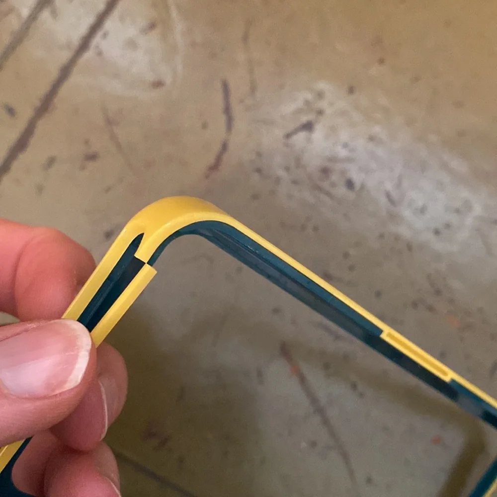 Tory Burch Authentic Green Yellow Snap Apart Hardshell iPhone Case with Fox Head